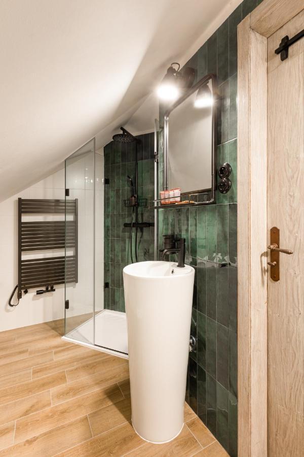 Bohemian Chic 2 Bedroom 2 Bathroom Loft With Hanging Chair Praga Zewnętrze zdjęcie