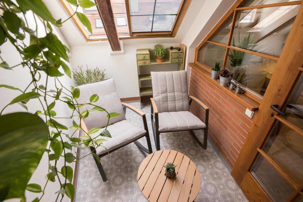 Bohemian Chic 2 Bedroom 2 Bathroom Loft With Hanging Chair Praga Zewnętrze zdjęcie