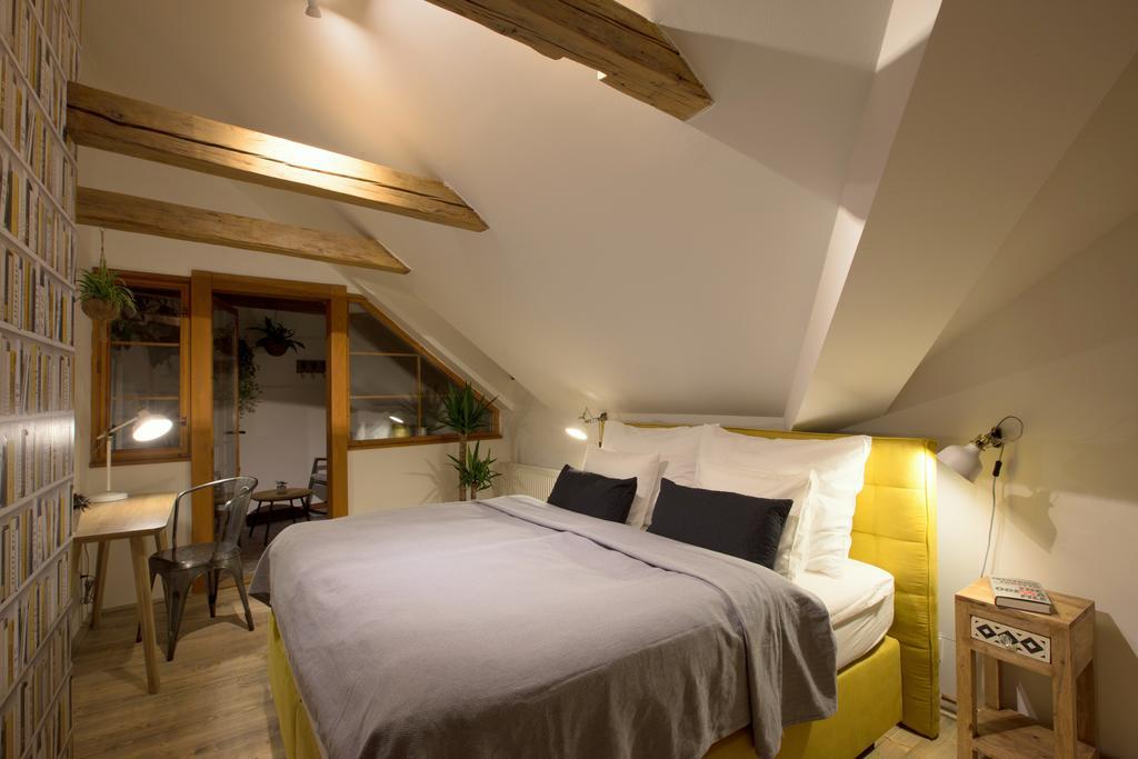 Bohemian Chic 2 Bedroom 2 Bathroom Loft With Hanging Chair Praga Zewnętrze zdjęcie