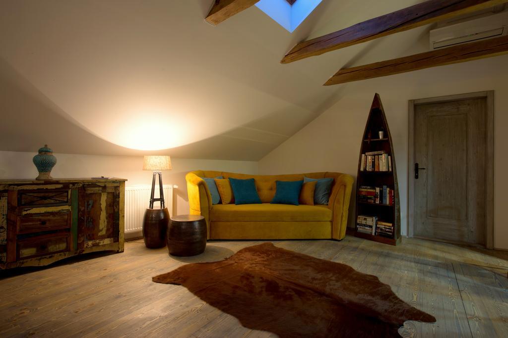 Bohemian Chic 2 Bedroom 2 Bathroom Loft With Hanging Chair Praga Zewnętrze zdjęcie